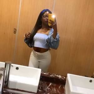 Meet your Posher, Chanel